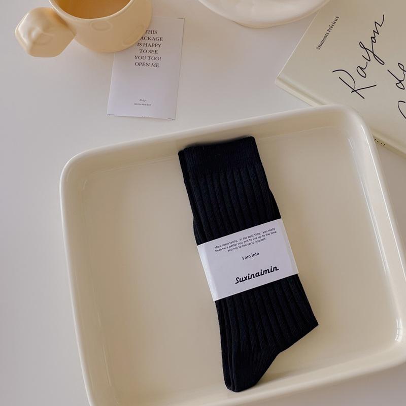 5 Pairs of Women's Spring and Autumn Trend 100 Match Sweat Absorption Solid Color Vertical Striped Mid Tube Socks