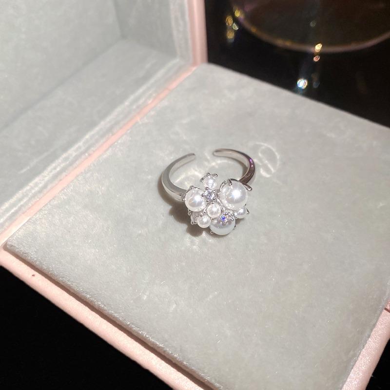 Korean Diamond-encrusted Flower Pearl Ear Clip Ring Jewelry Set, Exquisite Light Luxury, High Sense, Great Beauty, Versatile Jewelry