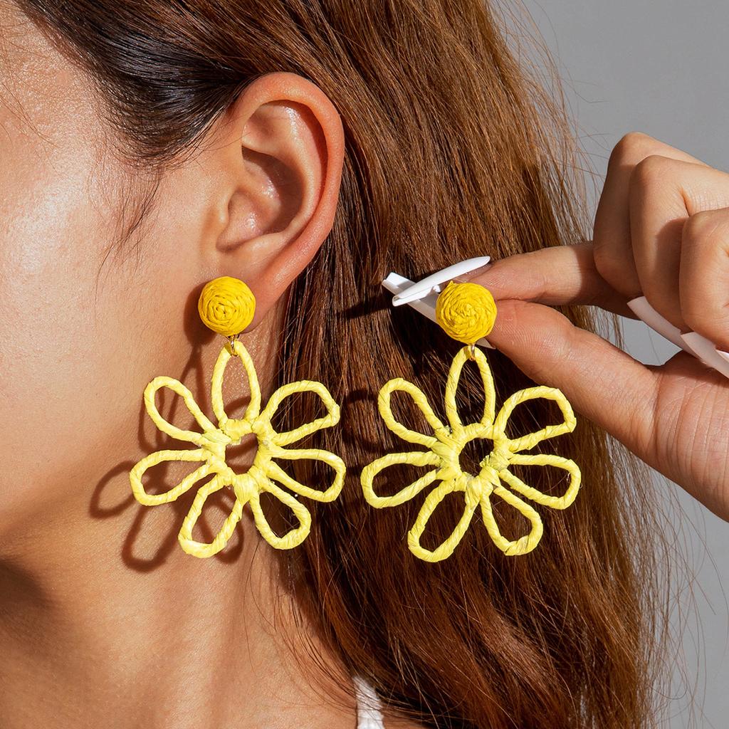 Summer hand-woven raffia stud earrings women's sweet temperament earrings pastoral atmosphere flower earrings