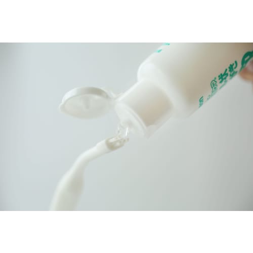 Pigeon Parent and Child Baby Teeth Care Gel Toothpaste, Strawberry Flavor, 40ml