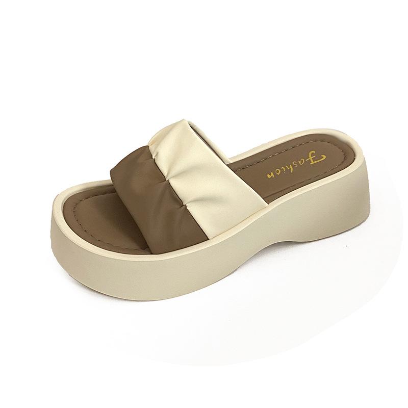 French Thick-soled Cool Slippers Women's Summer Wear High-end Fashion 2025 New Skirt Casual Seaside Beach Shoes