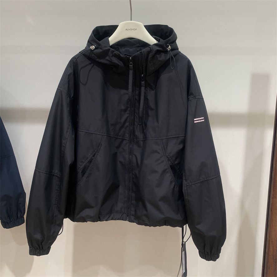 Damen Lässige Kapuzen-Windjacke Kurze Jacke Frühling Locker Geschnitten Doppelreißverschluss Buchstabenaufdruck