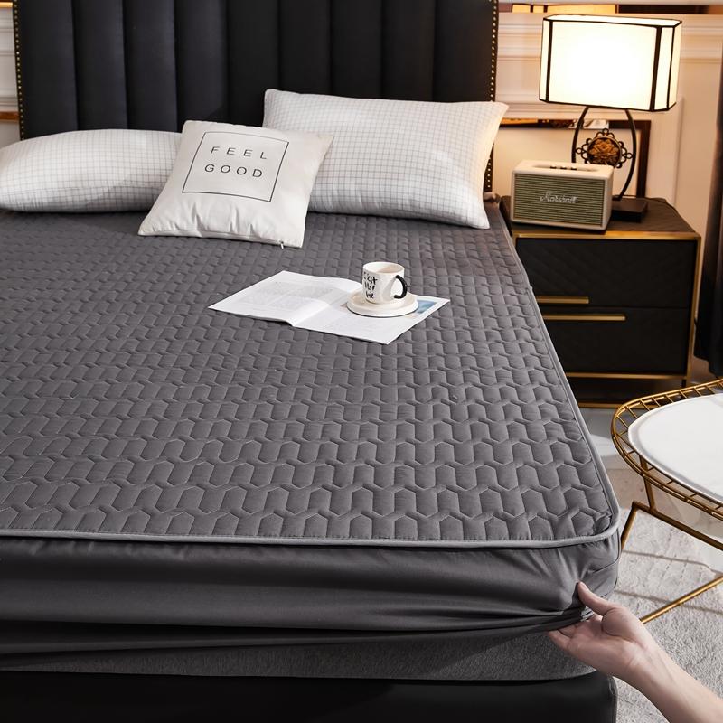 Waterproof Cartoon Quilted Fitted Sheet, Bedspread With Elastic Band, Non Slip Sheet, King Size Bed (without Pillow Case)
