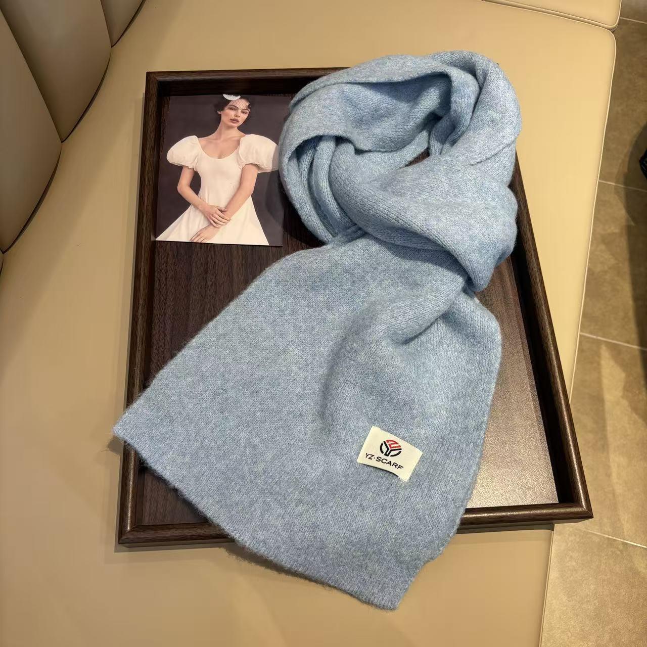 

2025 Autumn/Winter Women s High-End Solid Color Knitted Scarf - Versatile, Warm, Christmas-Inspired Neck Warmer for Students