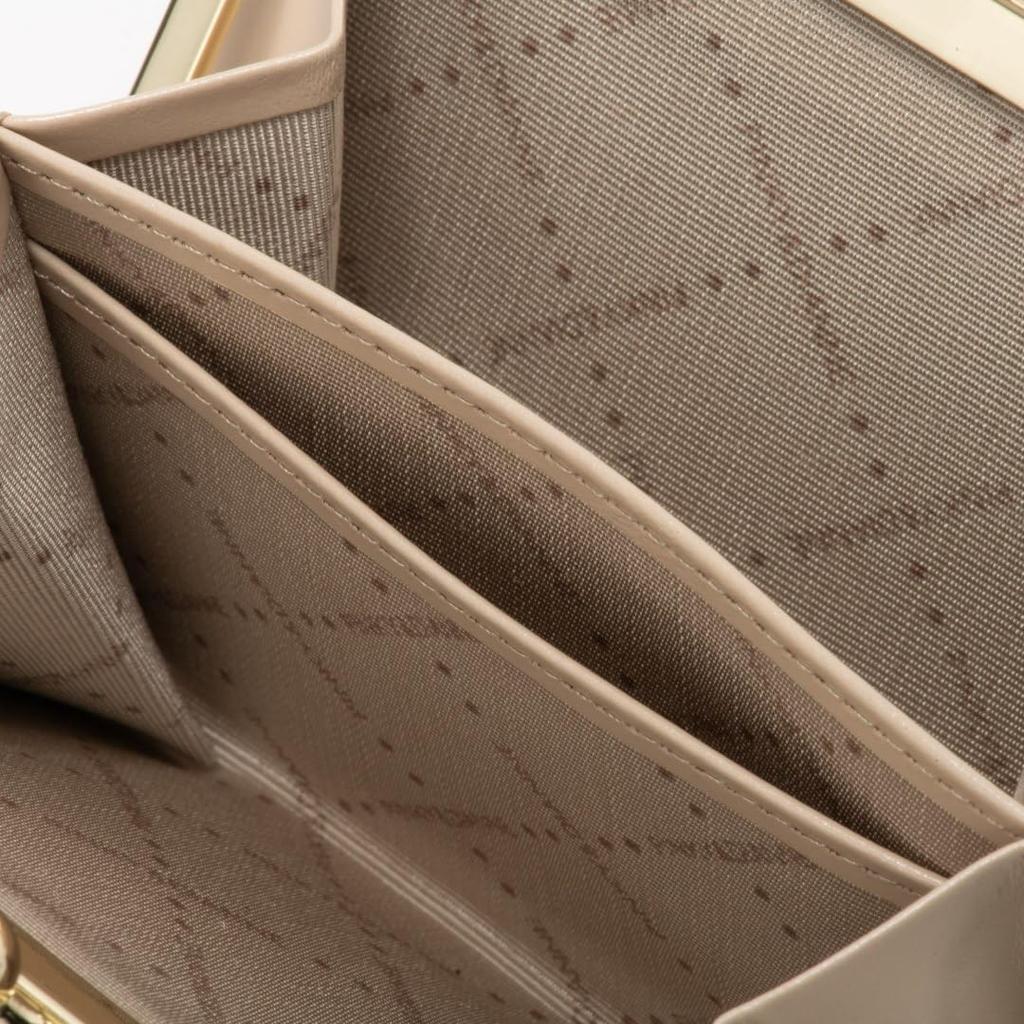 Pinky & Diane Clasp Bifold Wallet [Italian Crocodile] Women's Italian Crocodile Luxury PDLWGBS1 Beige