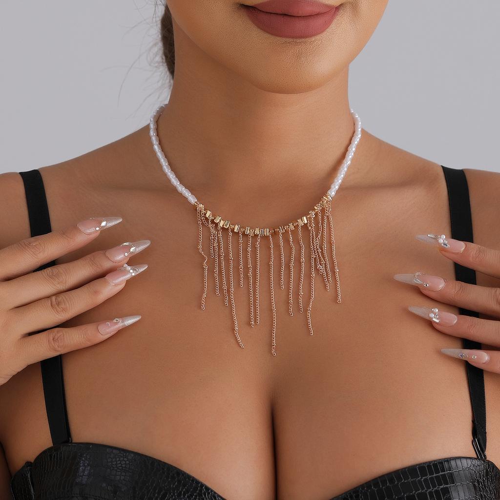 Small fresh ins wind baroque freshwater imitation pearl fringed necklace splicing style necklace decoration