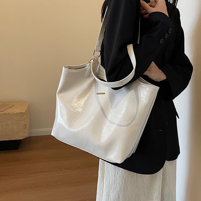 Designer Shoulder Bags for Women Large Capacity Tote Bag Winter Vintage Solid Color Zipper Travel Retro Handbag Purse CLE