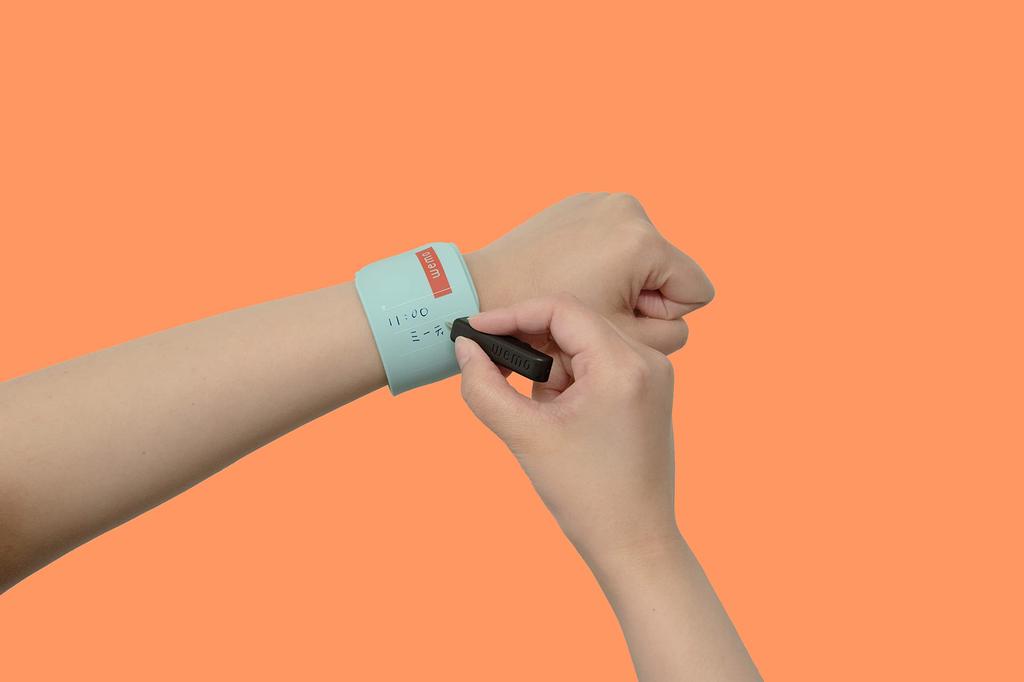 Wemo Writable Wristband White with Pen Set, Reusable Wearable Memo Band for Notes, Work, Nursing and Daily Tasks