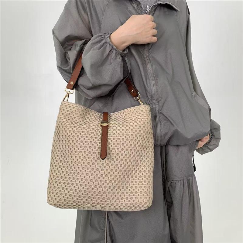 Ladies Casual Mesh Versatile Shoulder Bag Large Capacity Personalized Crossbody Handbag