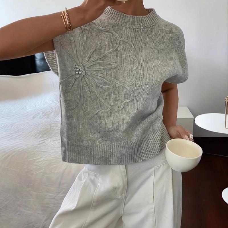 

Women Round Neck Flower Embellished Ribbed Knit Top Casual Short Sleeve Sweater S серый