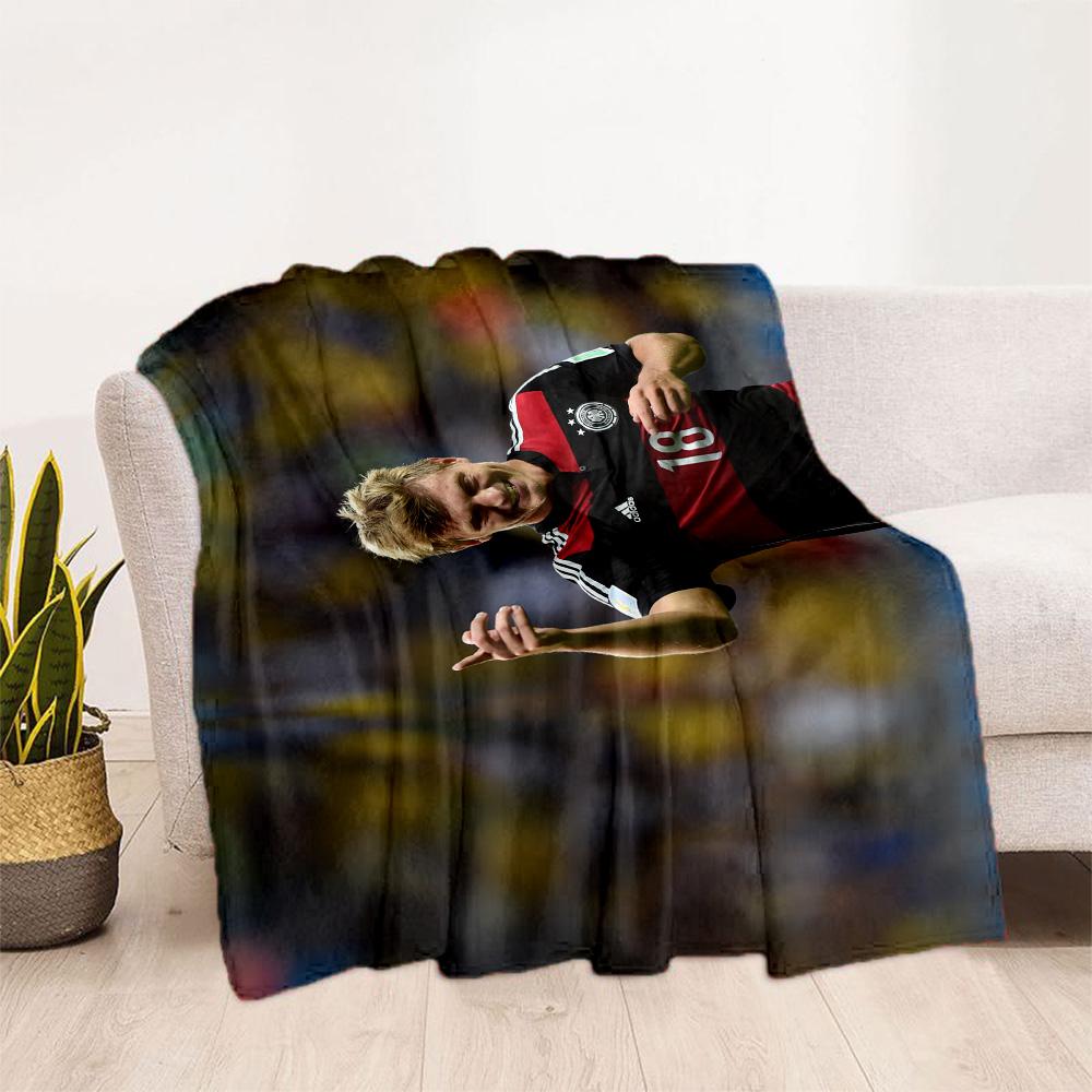 Powerful Soccer Kick Blanket Warmthful Decor Suitable for Couch Picnics Bedding Four Seasons Universal Playful Design