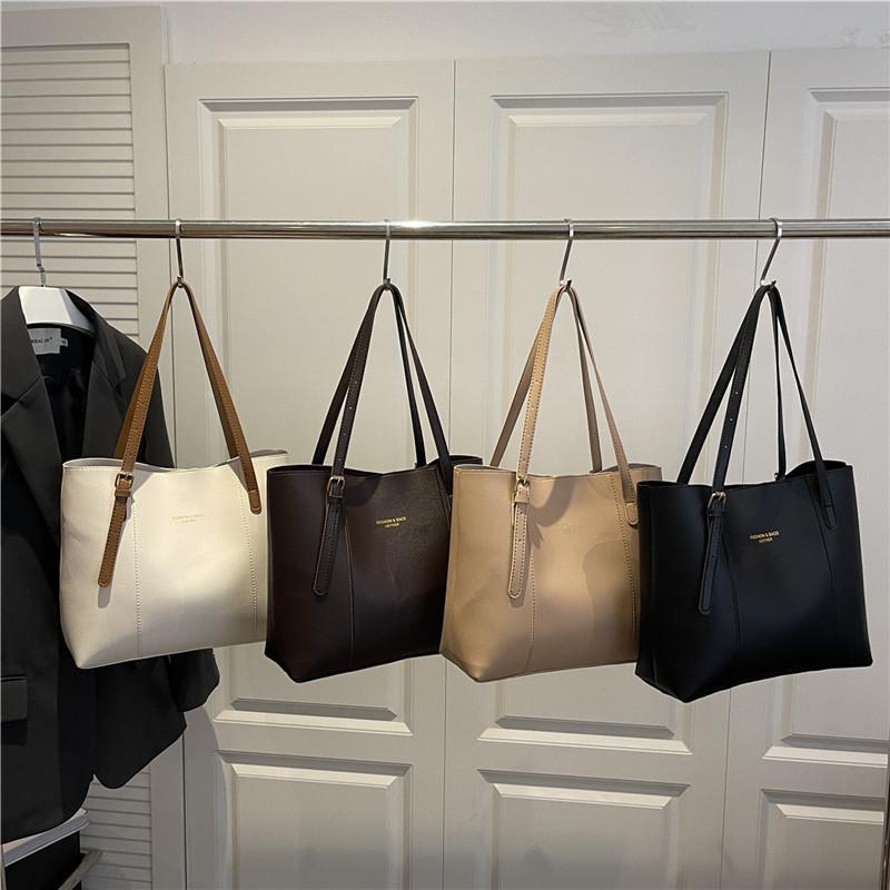 A Stylish, Large-capacity, Retro and Simple Single-shoulder Tote Bag for Women