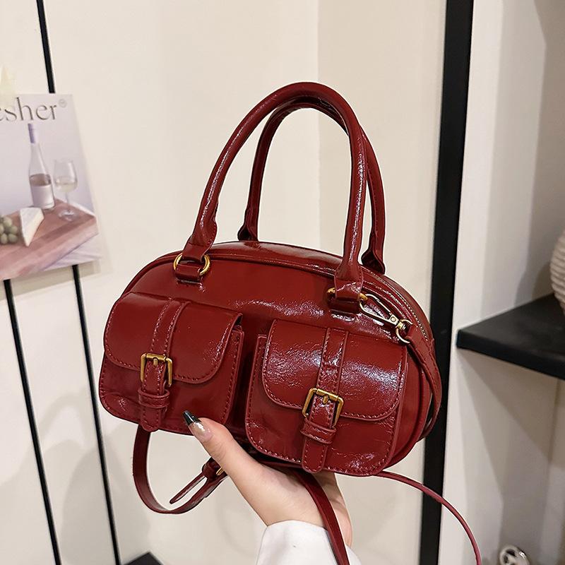 

Маленькая сумка женская 2025 новая зимняя женская сумка универсальная модная на плечо сумка-мессенджер повседневная мягкая кожа ретро маленькая квадратная сумка 24*10*13