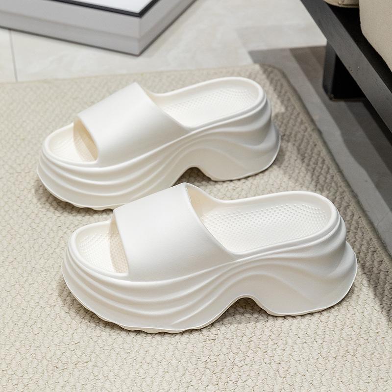 Women's 2025 Summer Height-Boosting Platform Beach Slippers