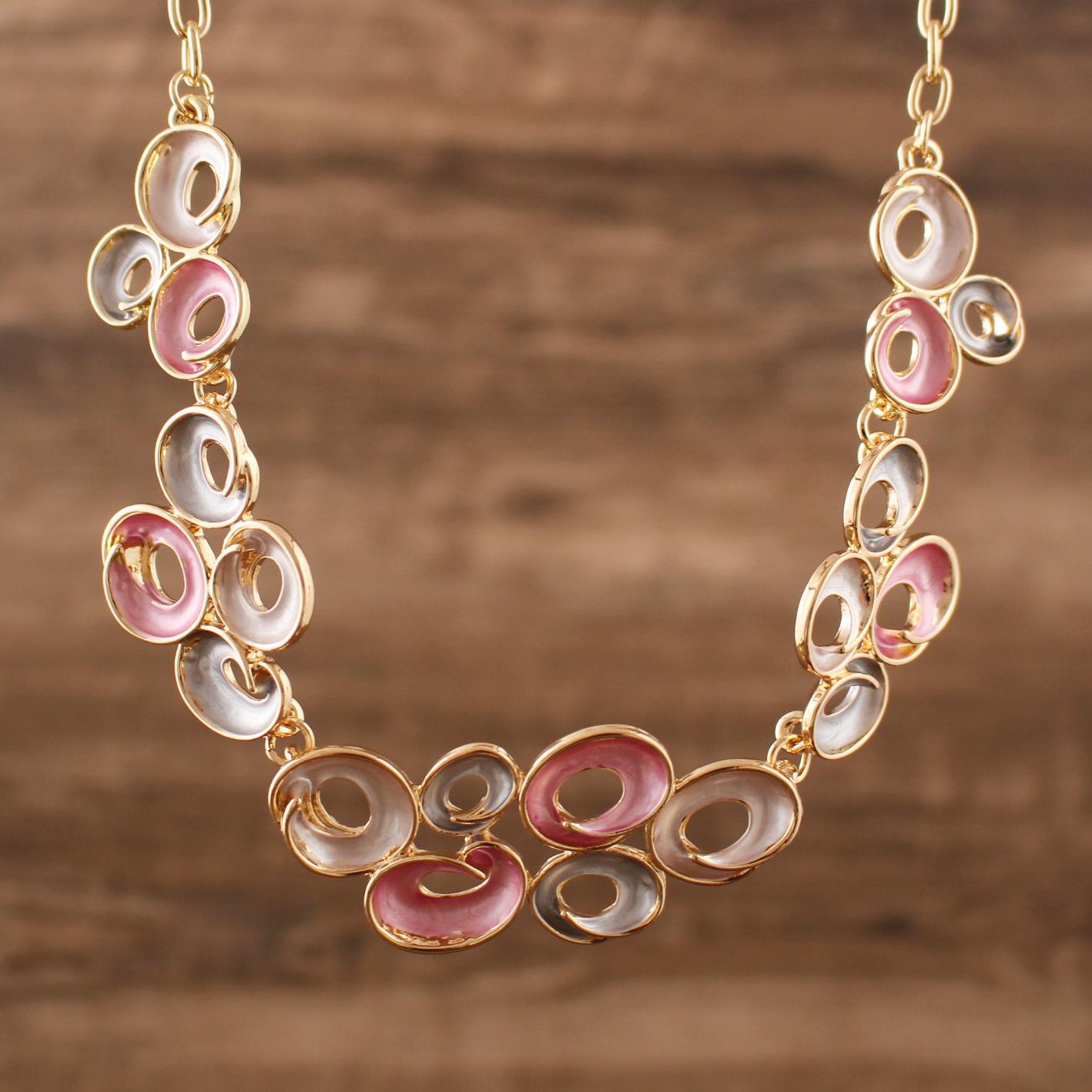 

Новое цветное масло, геометрическое полое круглое ожерелье с цветком, модная и высококлассная женская универсальная шейная цепочка