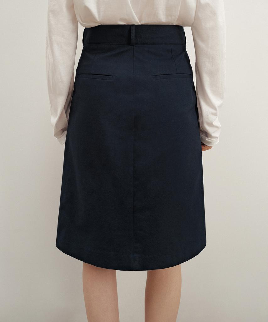 ANDNEEDS Button Belted Skirt (Dark Navy)