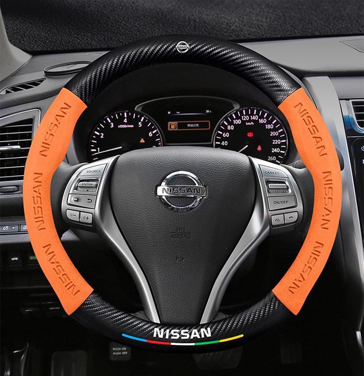 Potah volantu pro Nissan X-Trail (08-23) - Flokovaná uhlíková vlákna, univerzální střih pro všechna roční období.