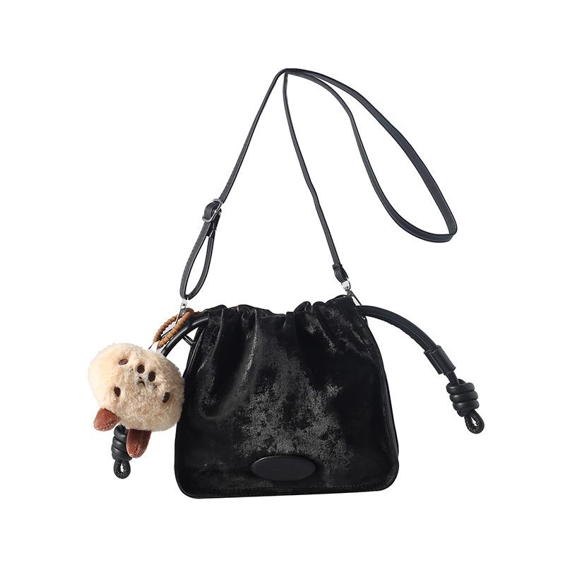 Niche Simple Style Fashionable Bag for Women New Pleated Versatile Bucket Bag Simple Casual Fashionable Shoulder Bag