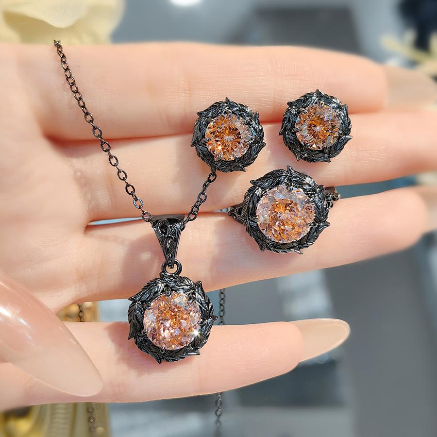 Mode Leichter Luxus Dornen Trockene Rose Anhänger Halskette Lila Hochkohlenstoff-Diamant Ohrstecker Morganit Ring Farbe Schatzset