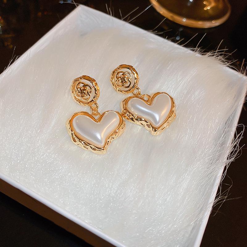 Silver Needle Luxury Pearl Heart Stud Earrings - Versatile, Fashionable Court Style