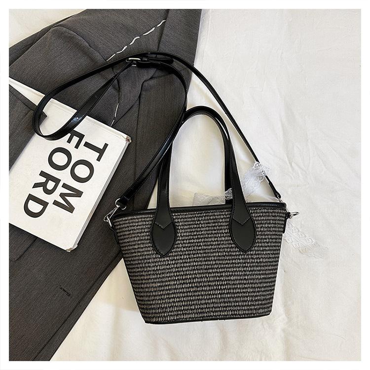 Woven Women's Handbag, High-end Bag, Niche Design, Large-capacity Versatile Commuter Women's Shoulder Messenger Bag