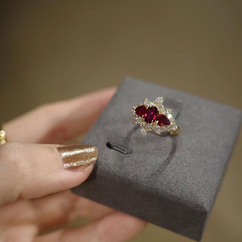 925 Sterling Silver Palace Style Light Luxury High-End Red Diamond Ring for Women's Niche Sweet Cool Fashion Temperament Ring