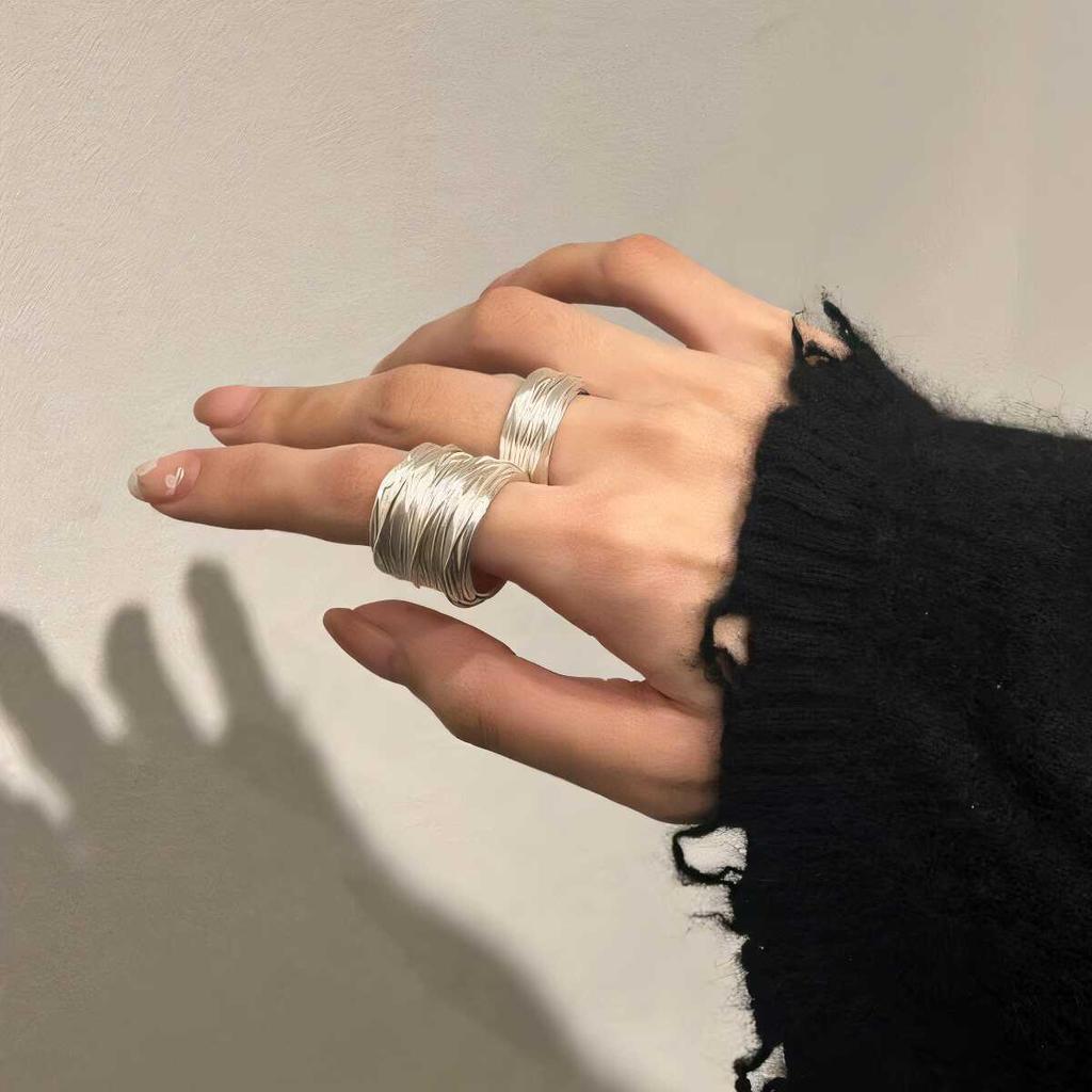 Pierścionek otwarty szeroki srebrny w stylu niszowym: Minimalistyczna Moda Luksusowa Unisex