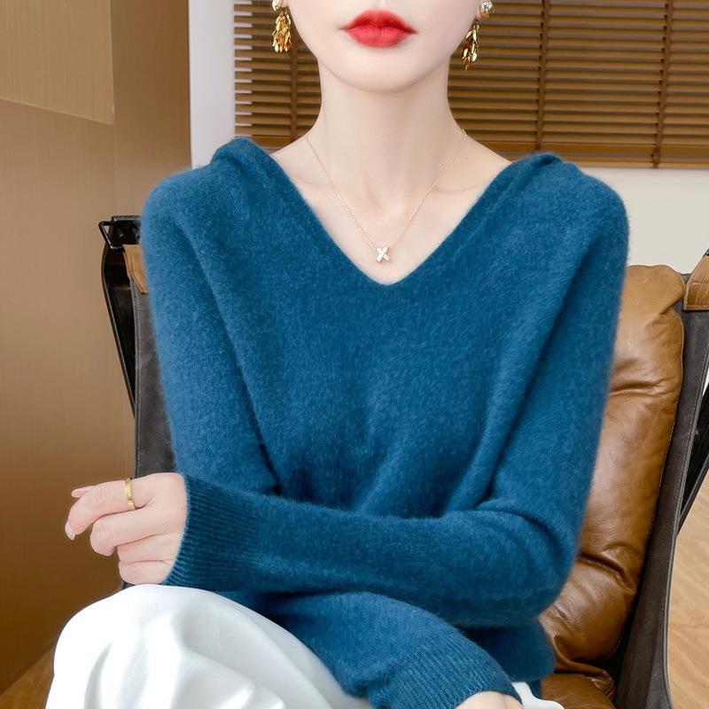 Women's 100% Wool Hooded Sweater: Cozy, Loose Fit, Perfect for Autumn/Winter. Trendy Base Layer and Knit Hoodie.