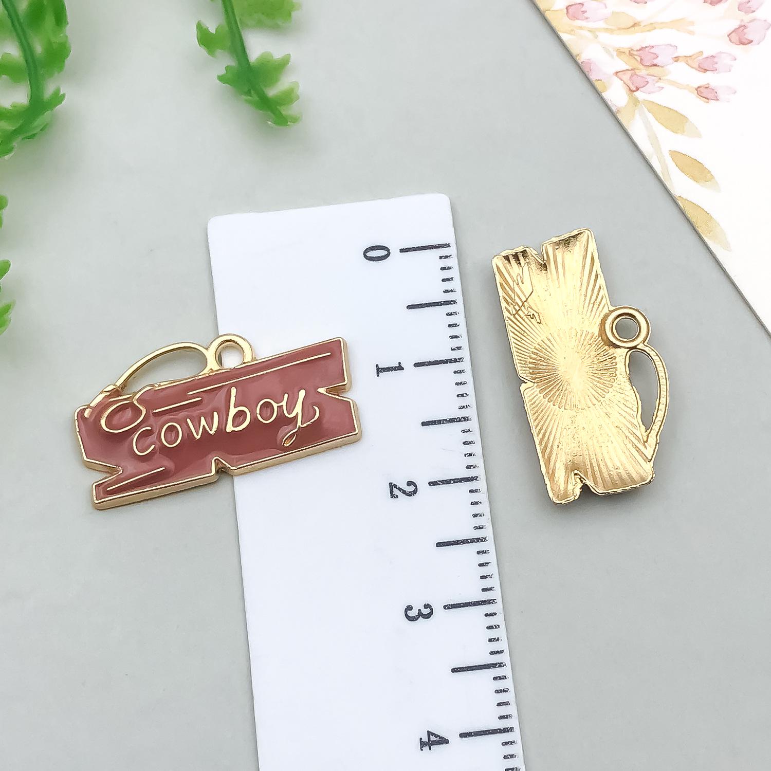 

Подвеска в виде головы быка в стиле западного ковбоя: Шарм Пистолет и Сапоги со Шляпой, Шарфом и Каплей Масла Сплав DIY Ювелирные Аксессуары для Браслета и Ожерелья