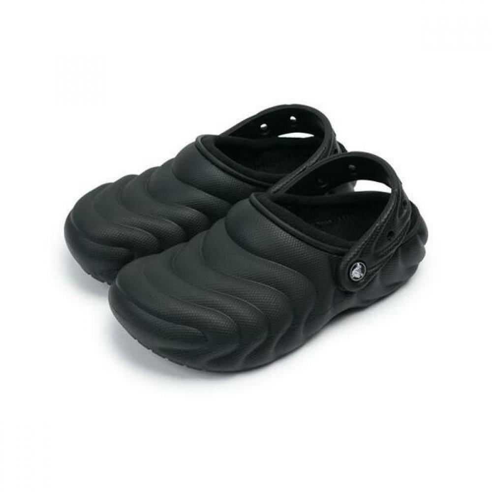 

Crocs Классические сабо с подкладкой Overpuff, черные 210059 001 230