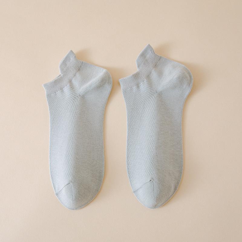 Women's Summer Thin Cotton Ankle Socks - Antibacterial, Odor-Resistant, Breathable, Sweat-Absorbing in Solid White