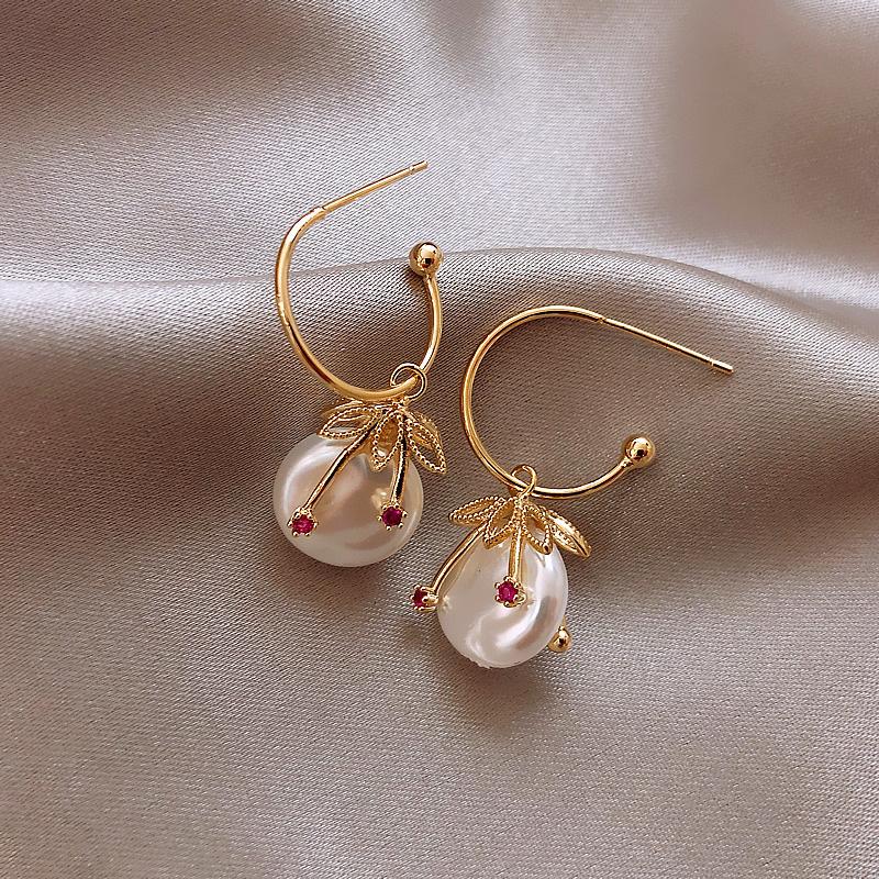 

New Cute Animal Stud Earrings for Women Temperament Horse Kitten Owl Pearl Rhinestone Earring Girls Birthday Party Zircon вишня