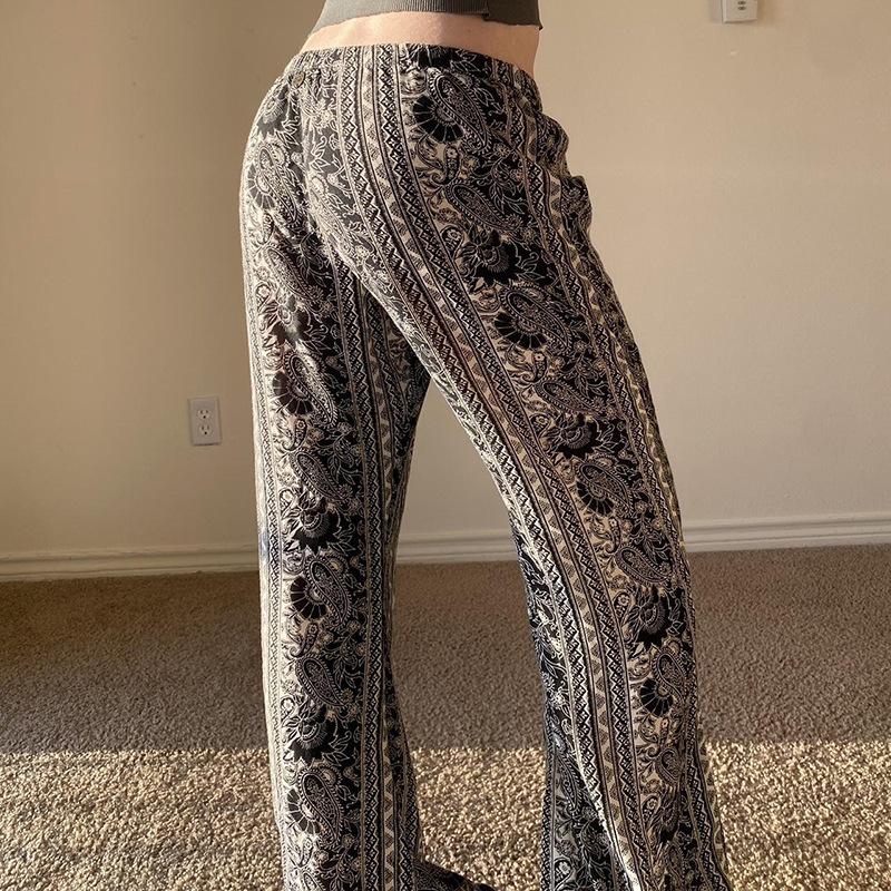 Женские брюки с абстрактным принтом — фото 4