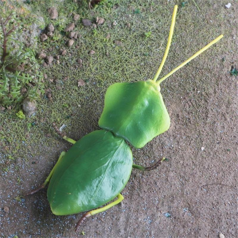 Simulation Insect Small Animal Toy Mosquitoes OrchidsMantis SpadeBeetle Simulation Animal Model Home Garden Ornaments