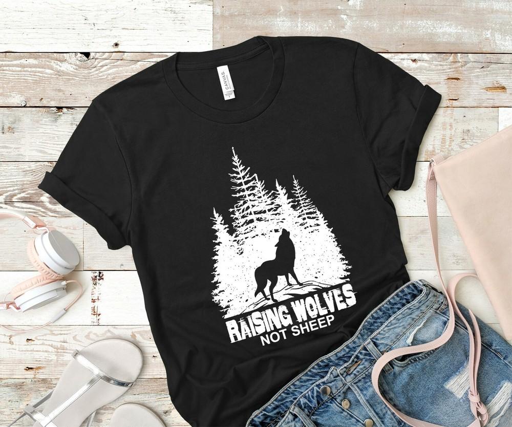 Messy Buns and Loaded Guns Raising Wolves Not Sheep  Trump Shirt Mom Tee Unisex T-Shirt XXXL