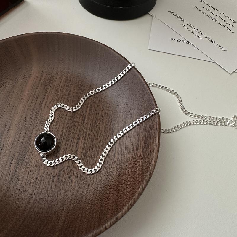 S925 Sterling Silver Niche Design Sense Letter Black Agate Necklace Simple Fashion Personality Round Collarbone Chain 925 silver