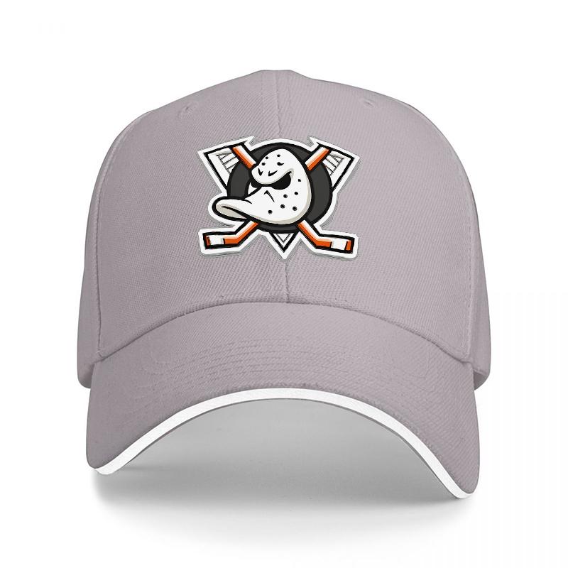 

Чорна бейсболка Anaheim Ducks NHL з вишивкою логотипу команди, білим оздобленням та структурованим дизайном для вболівальників Adjustable