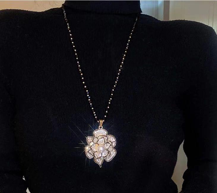 Versatile Women's Fashion Crystal Flower Necklace - Trendy Sweater Chain and Simple Pendant Jewelry