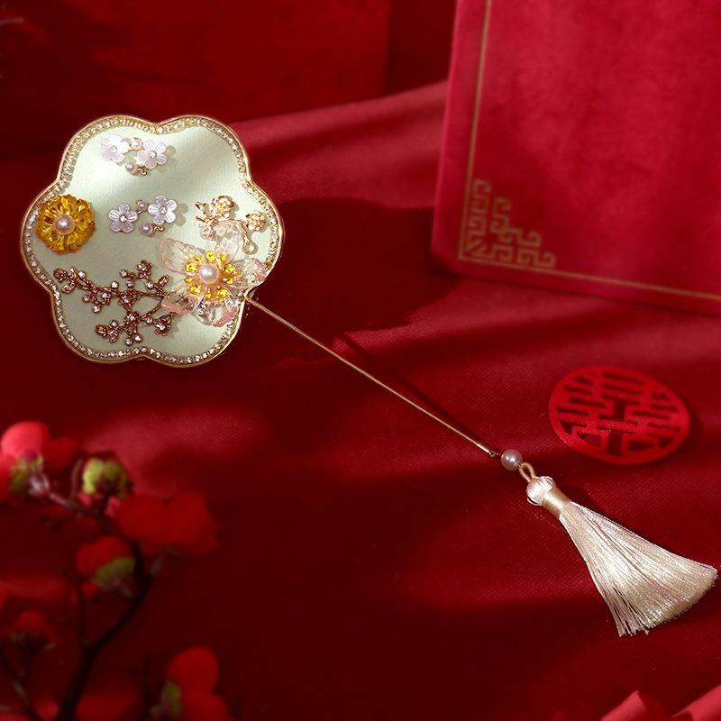 Women Chinese Round Fan Wedding Bride Hand Held Fans Vintage Good Luck Fan With Tassels Gold Red Photography Fan Prop