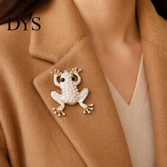 Jewelry Frog for Women, Rhinestone Stud Earrings, Sparkly Cute Sweet Cool Accessories Animal Brooch Pin, Vintage Boho Summer Beach Vacation Statement