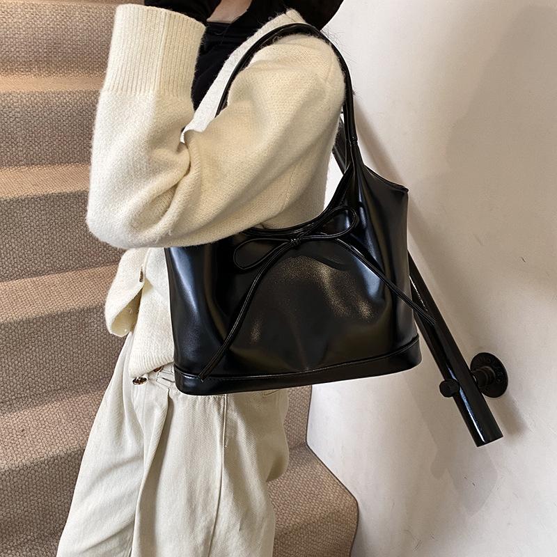 2025 New Retro Shoulder Messenger Big Bag Casual Texture Fashionable Simple Large Capacity Bow Tote Bag Women