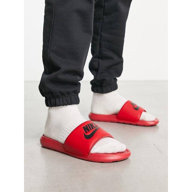 

Красные шлепанцы Nike Victori