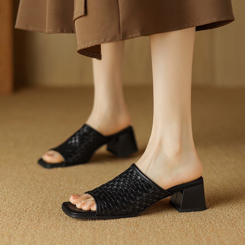 Krazing Pot Naturalne skórzane podstawowe stylowe muły z odkrytymi palcami średnie obcasy letnie buty rzymskie tkane zdobienie damskie sandały