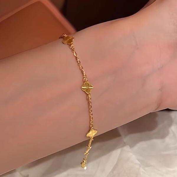 2026 Exquisite Gold Brushed Four-Leaf Clover Bracelet: High-End Chinese Design for Women