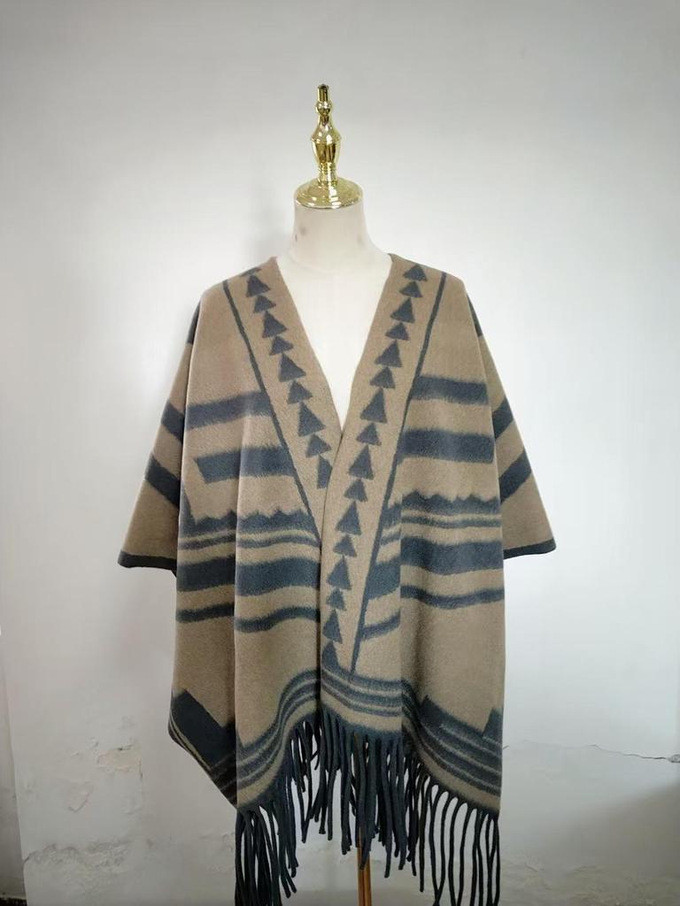 Elegant Ethnic Ink Painting Cape Shawl with Tassels - Versatile Travel Scarf Cloak