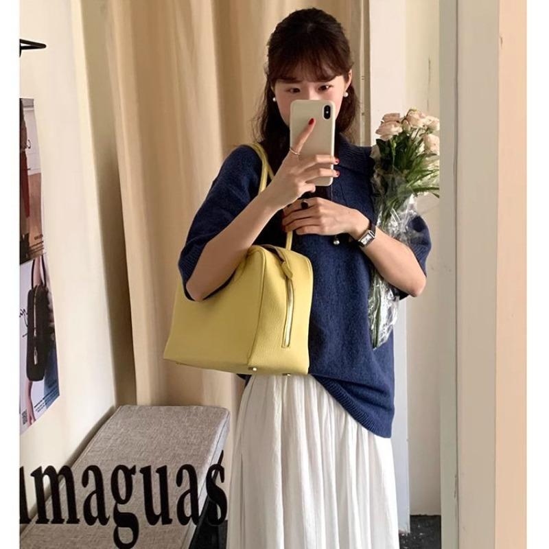 Underarm Bag - Fashionable and Niche "litchi Pattern" Briefcase with Large Capacity for Daily Commuting.