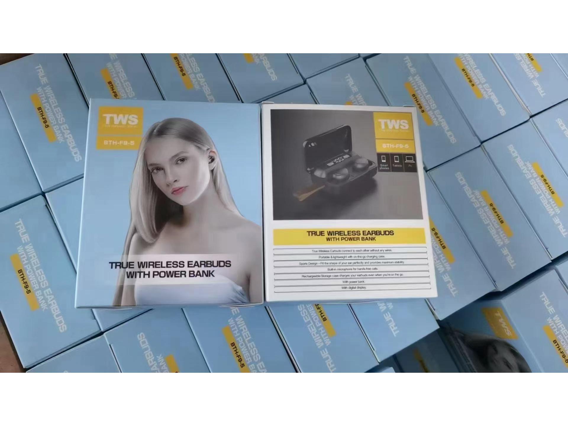 

Bluetooth-гарнитура TWS F9-5C: Беспроводные наушники-вкладыши с ультрадолгим аккумулятором и цифровым дисплеем Power Bank Boxed чёрный