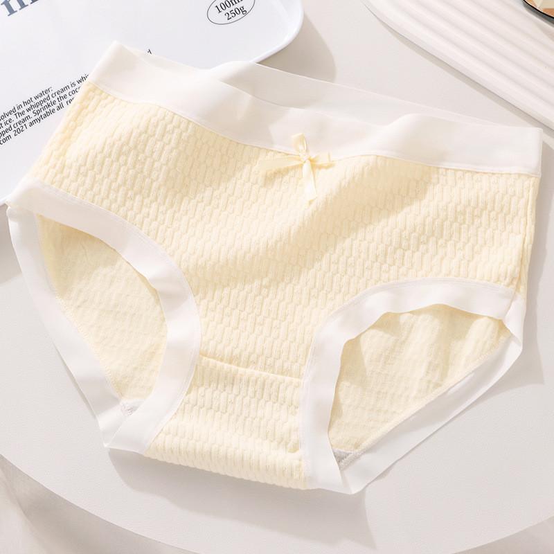 Sweet Japanese Style Cotton Underwear For Girls With Breathable Midrise Design In Colorful Patterns