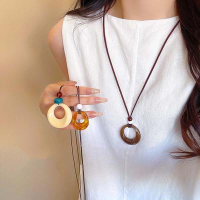 Fashion Resin Round Hollow Pendant Necklaces for Women Girls Vintage Long Rope Sweater Chain Necklaces Party Zircon Accessories