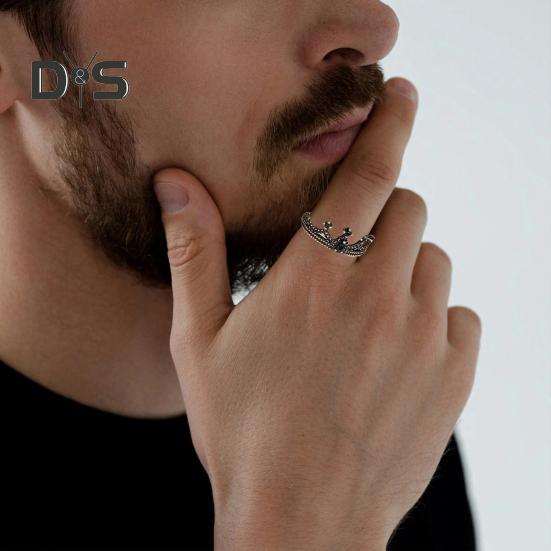 Retro Ring Hollow Butterfly Crown Shape Rhinestone Decor Dark Cool Style Alloy Stacking Ring Prom Party Dating Jewelry